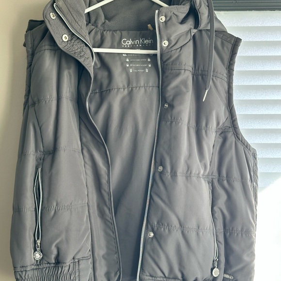 Women’s Calvin Klein Performance Gray Hooded Puffer Vest Fall Winter Size L - Picture 5 of 7